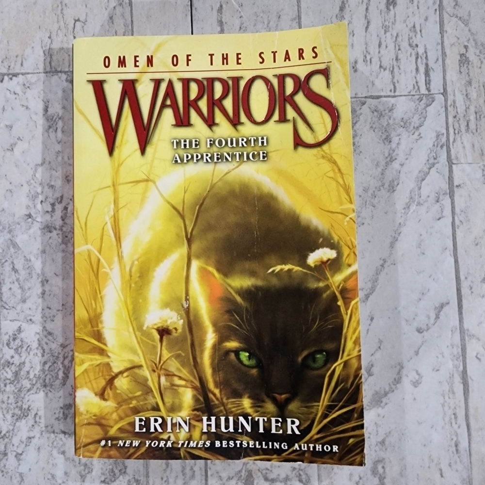 Warriors: Omen Of The Stars #1 The Fourth Apprentice Book